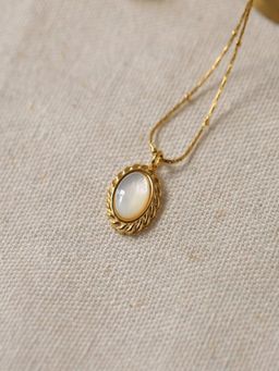 AQUASTREET - White Shell Oval Pendant Necklace 18K Gold Plated Waterproof Anti-Tarnish