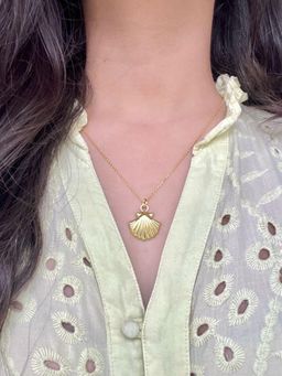Studio Anviksha - Golden Shell Gold Pendant With Chain