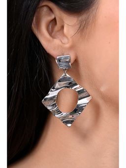 HOUSE OF SAL - Silver Toned Textured Earrings