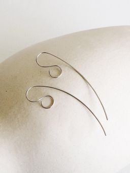 DE'ANMA - Silver Arce Earrings