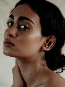 DE'ANMA - Silver Arcus Dash Ear Cuff