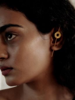 DE'ANMA - Gold Arcus Gorria Ear Cuff