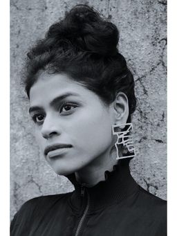 DE'ANMA - Inguru Silver Earrings