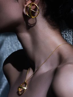 DE'ANMA - Gold Nia Studs Earrings