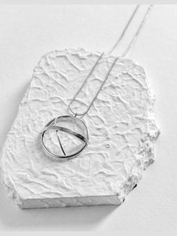 DE'ANMA - Silver Nia Necklace with Earrings