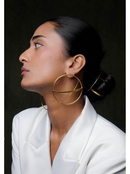 DE'ANMA - Gold Qinisa Studs Earrings