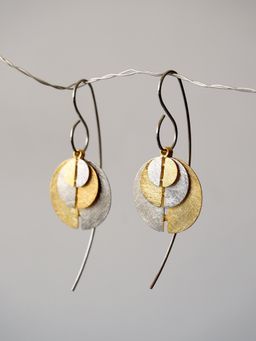 DE'ANMA - Silver Arce Yin Yang Earrings