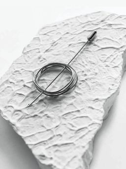 DE'ANMA - Silver Coax Ear Cuff