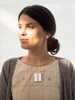 DE'ANMA - Twinning Tower Gold Neckpiece