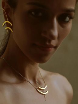 DE'ANMA - Gold Tohu Charm Necklace
