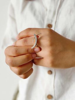 DE'ANMA - Silver Taai Ring