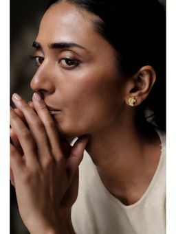 DE'ANMA - Gold Luz Studs Earrings