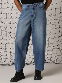 Hubberholme - Men Regular Washed Loose Fit Cotton Mid-Rise Jeans