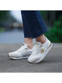 White color option, Sold out, Currently selected