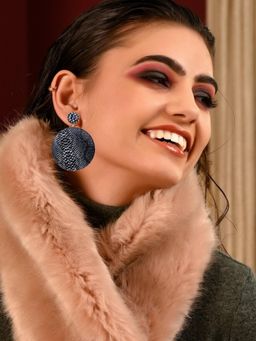 Odette - Women Exquisite Black and White Croc Printed Rounded Earrings