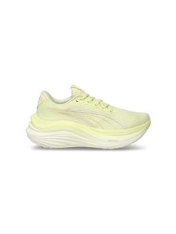 Puma - MagMaNITRO Women Yellow Running Shoes