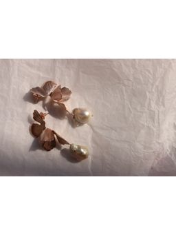Heena Mittal - Orchidea Fiore Pearl Small Rose Earrings