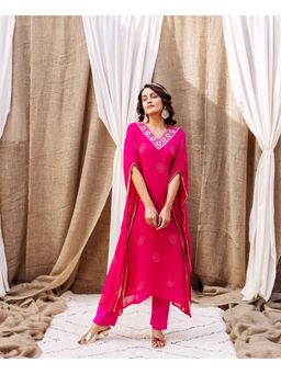 Missprint - Zahreen Magenta Embroidered Kaftan With Pant & Inner
