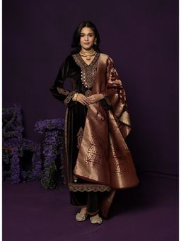 Lakshita - Brown Velvet Zari Kurta with Pant and Dupatta