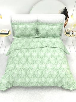 the White Moss - Georgia Printed 210 TC 100% Pure Cotton Queen Bedsheet with 2 Pillow Covers Green