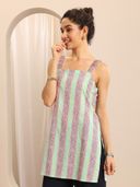 Green color option, Sold out, Currently selected