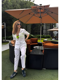 Richaa Goenka - White Embroidered Shirt And Pant
