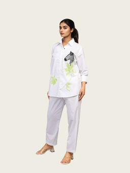 Richaa Goenka - White Cotton Embroidered Shirt And Pant