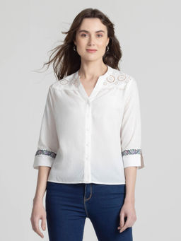 SHAYE - Mandarin Neck White Embroidered Three-Quarter Sleeves Casual Top