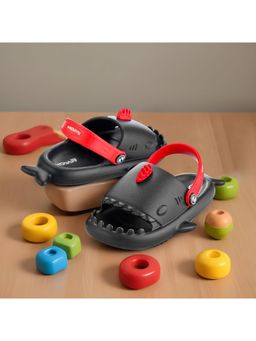 HOPPA - Kids Red Baby Shark Clogs