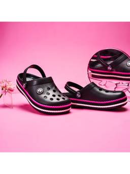 HOPPA - Black Round Toe Clogs
