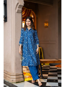 Mahee Jaipur - Blue Lehariya Embellished Collared Kurta and Pant