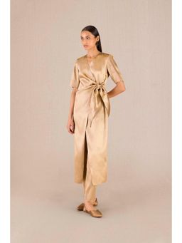 AMPM - Urvi Gold Textured Kurta and Pant (Set of 2)