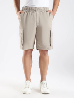 Calvin Klein - Men Regular Fit Solid Mid Rise Shorts