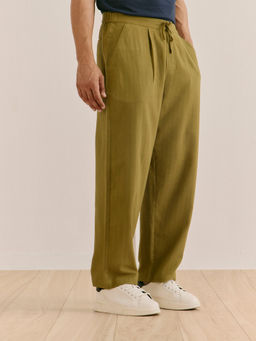 Andamen - Men Olive Pure Cotton Twill Straight Regular Trouser