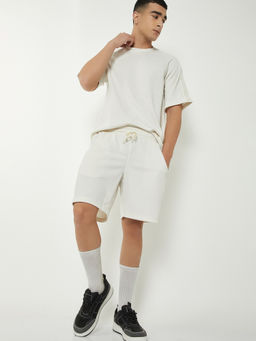 max - Men Off White Striped Taping Sports Shorts