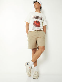 max - Men Beige Solid Cargo Shorts