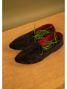 Chal Shoes - Maharani Mojari Juttis Black Shoes