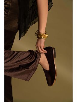 Chal Shoes - Maharani Mojari Juttis Brown Shoes