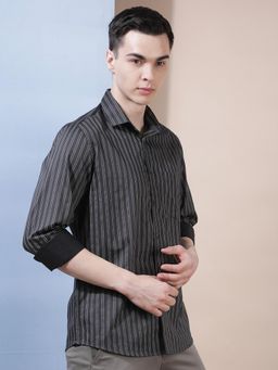 CRIMSOUNE CLUB - Men's Black Vertical Stripes Shirt