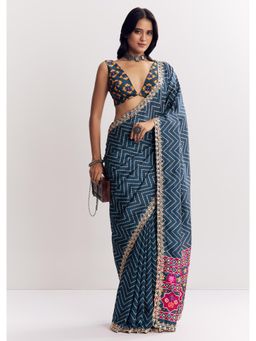 KALKI FASHION - Women Navy Blue Muslin Printed Saree with Unstitched Blouse
