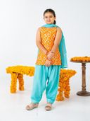 Orange color option, Sold out, Currently selected