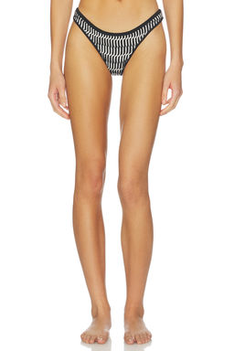 DEVON WINDSOR - Fletcher Bottom