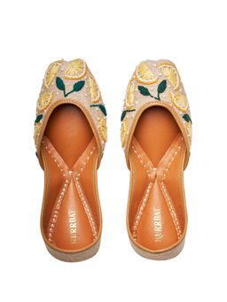 KURRBAT - Women Slip On Round Toe Juttis