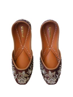 KURRBAT - Women Slip On Round Toe Juttis