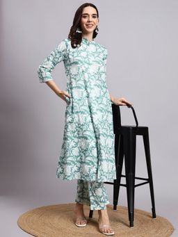 Aayusika - Women Green Cotton Floral Kurta with Pant