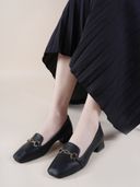 Black color option, Currently selected