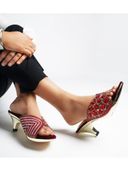 Maroon color option, Currently selected