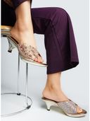 Gold color option, Currently selected