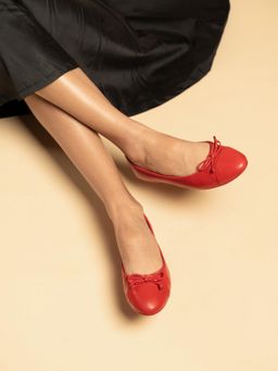 Theater - Women Swans Red Ballerina