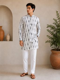 Vastramay - Men White Ikkat Print Cotton Kurta Pyjama Set
